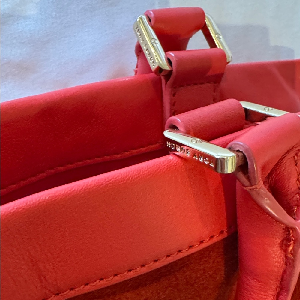 Tory Burch Gloria Satchel & Dust Bag - Picture 5 of 13
